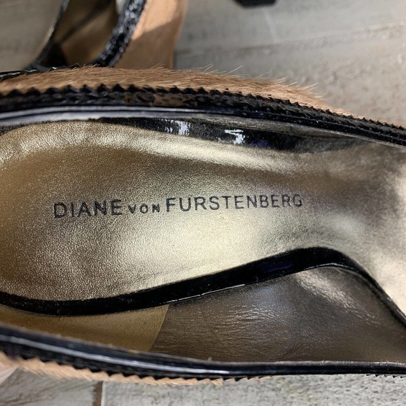 DVF Diane Von Furstenberg Pony Hair Peep Toe Heels Size‎ 7.5 Pumps Black Patent - Picture 2 of 7